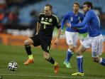 20140306_123740_andres-iniesta-andrea-barzagli.jpg