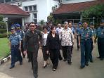 20140306_133430_komisi-i-dpr-ri-mengunjungi-korban-ledakan.jpg