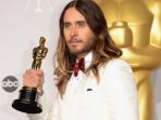 20140306_191901_jared-leto-saat-menerima-piala-oscar.jpg