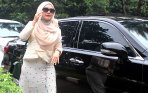 20140307_213641_eddies-adelia-penuhi-panggilan-penyidik-polda-metro-jaya.jpg