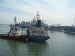 20140308_214713_suasana-di-jakarta-international-container-terminal-jict.jpg