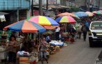 20140310_111322_pkl-pasar-kebayoran-lama-penuhi-bandan-jalan.jpg