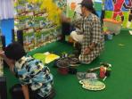20140310_122220_melukis-dengan-memanfaatkan-kertas-karton-bekas-bungkus-susu.jpg