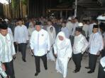 20140312_225813_sby-di-makam-sunan-drajat.jpg