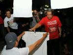 20140316_162953_aher-beli-kaos-iwan-fals.jpg