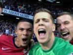 20140317_222629_szczesny-selfie.jpg
