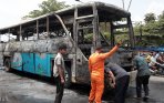 20140318_215336_bus-damri-terbakar.jpg