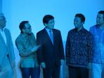 20140319_174258_sri-jamaludin-bin-ibrahim-komisaris-xl-hasnul-suhaimi-presiden-direktur-xl.jpg