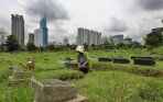 20140325_003654_gaji-petugas-makam-belum-dibayar-pemprov.jpg