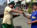 20140325_145611_penarik-gerobak_caleg.jpg