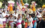 20140401_091531_upacara-melasti-di-pura-uludanu-bedugul-bali.jpg