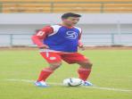 20140401_104001_pemain-belakang-martapura-fc-jordy-kustiawan.jpg