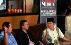 20140401_173452_ray-rangkuti-bersama-daniel-zuhron-pembicara-diskusi.jpg