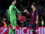 20140402_155723_thibaut-courtois-lionel-messi.jpg