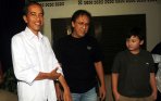 20140403_230639_jokowi-sambangi-rumah-iwan-fals.jpg