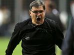 20140406_193329_gerardo-tata-martino-berteriak.jpg