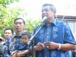 20140409_121138_sby-datangi-tps-cikeas4.jpg