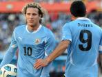 20140409_192121_duet-diego-forlan-dan-luis-suarez.jpg
