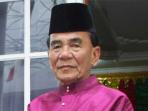 20140411_185646_gubernur-riau-annas.jpg