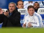 20140414_035354_jose-mourinho-dan-asistennya-steve-holland.jpg