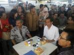 20140414_114901_jokowi-di-pasar.jpg