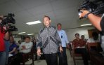 20140414_190710_budi-mulya-jalani-persidangan.jpg