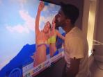 20140416_085945_borini-kiss-girlfriend-pic.jpg