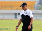 20140425_151448_herrie-setyawan-persib.jpg
