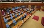 20140502_144532_sejumlah-kursi-kosong-sidang-paripurna-dprd-batam.jpg