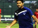 20140502_181926_striker-pelita-bandung-raya-gaston-castano.jpg