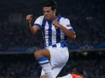 20140503_175025_carlos-vela-sociedad.jpg