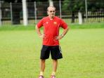 20140506_015011_pelatih-timnas-myanmar-u19-gerd-friedrich-horst.jpg