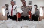 20140506_083632_kapolrestabes-bandung-ungkap-obat-palsu-dan-ganja.jpg