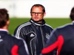 20140507_043512_pelatih-ajax-amsterdam-frank-de-boer.jpg