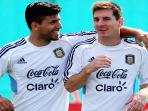 20140508_002943_sergio-aguero-dan-lionel-messi.jpg