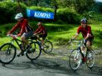 20140510_180252_peserta-minang-bike-2014-sedang-melintas-di-etape.jpg
