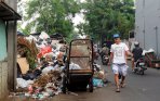 20140516_191422_sampah-menumpuk-dekat-pemukiman.jpg
