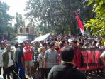 20140522_155910_20140522_unjuk-rasa-warga-kampung-kandang_jakarta-utara.jpg