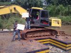 20140523_095059_protes-normalisasi-ciliwung.jpg