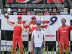 20140523_225107_alvin-bahar-dan-rio-sb-podiummmm.jpg
