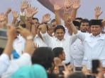 20140529_132935_prabowo-subianto-putih-seragam-pilpres.jpg