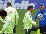 20140529_210931_timnas-brasil-latihan.jpg