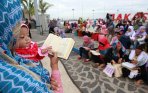 20140530_182523_mengaji-bersama-di-anjungan-pantai-losari-makassar.jpg