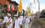 20140601_182010_umat-hindu-sambut-hari-raya-kuningan-di-denpasar.jpg