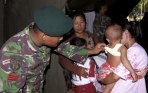 20140604_173657_tni-gelar-pengobatan-gratis-di-daerah-latgab.jpg