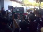 20140609_154621_jenazah-tiba.jpg
