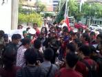 20140611_133920_pilpres-demo-hmi.jpg