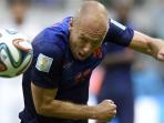 20140614_031829_arjen-robben-nyundullllle.jpg