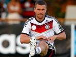 20140615_052951_lukas-podolski-latianringannn.jpg