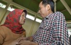 20140615_163521_jokowi-ziarah-ke-makam-ayahnya-di-karanganyar.jpg